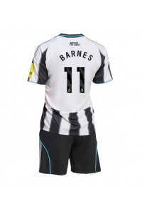 Newcastle United Harvey Barnes #11 Jalkapallovaatteet Lasten Kotipeliasu 2025-26 Lyhythihainen (+ Lyhyet housut)